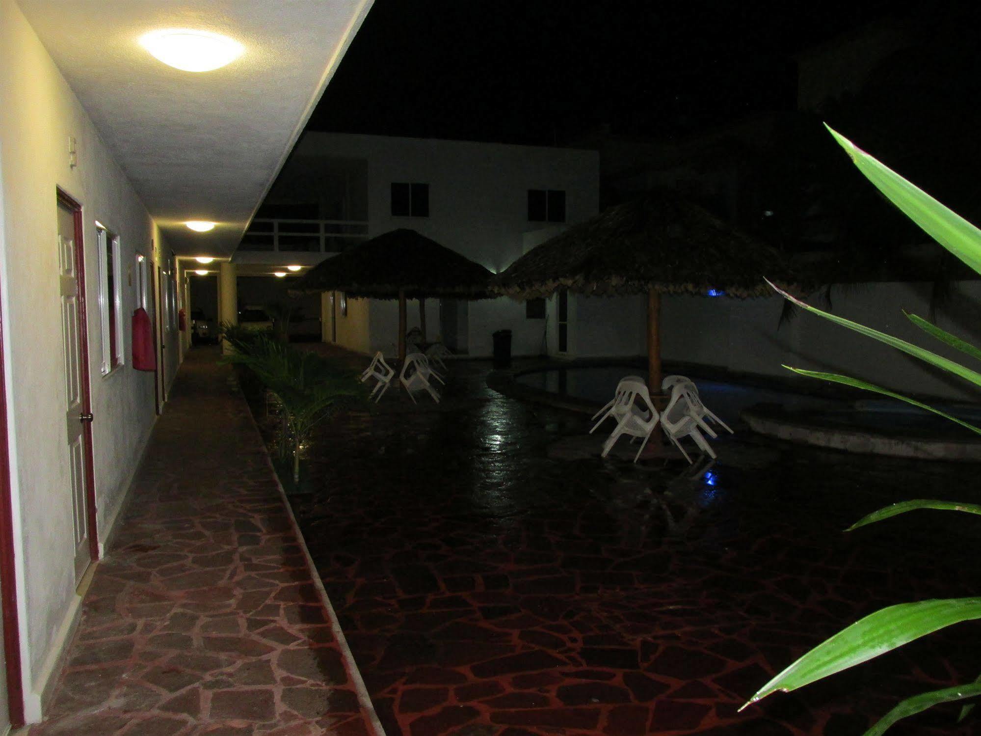 Hotel Albatros Palace Manzanillo Exterior photo