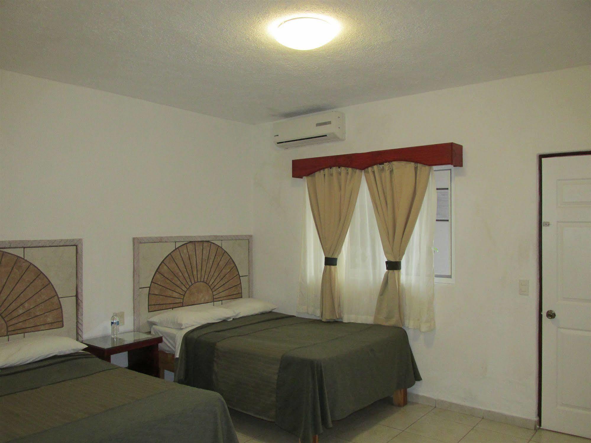 Hotel Albatros Palace Manzanillo Exterior photo